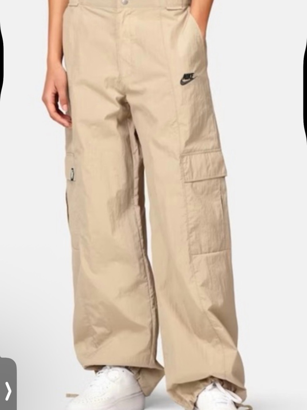 Women’s Nike Beige Wide-Leg Cargo Pants. Size S